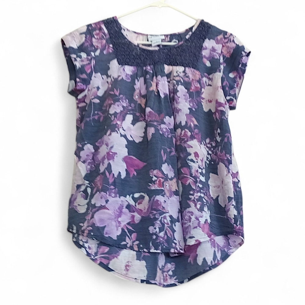 Liz Claiborne Purple Floral Crochet Neckline Blouse Medium